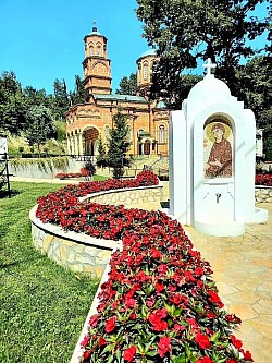 Адреса манастира Покрова Пресвете Богородице Ђунис